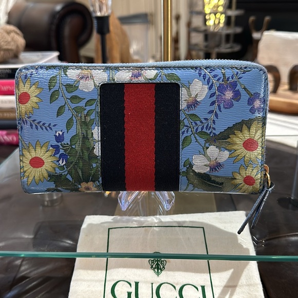 Authentic Gucci Silvie Floral Zip Around Long Wallet w/Sherry Line Buckle Detail - Picture 3 of 15